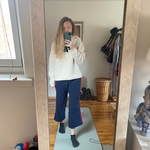 👟 Gap Fit Wide Leg Side Stripes Workout Varsity Trendy Ankle Cropped Pants - Picture 10 of 13